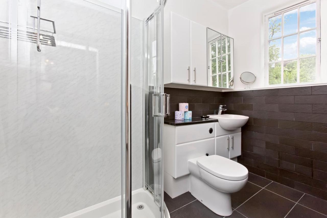 Luxury 3-Bedroom Apartment With Stunning Views At Ramsay Garden Edinburgh Exterior photo
